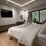 Aparthotel Muntenia And Kalavryta