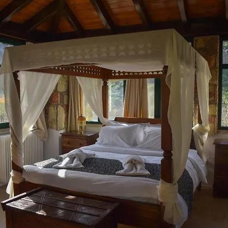 Muntenia And Apart Otel Kalavryta